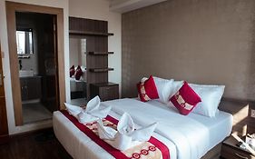 Kusum Airport Hotel